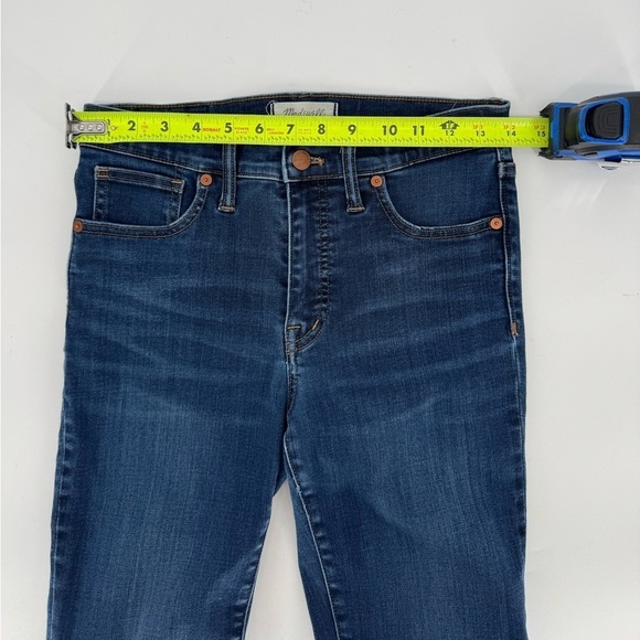 Madewell 9" Mid-Rise Skinny Jeans in Larkspur Wash: TENCEL™ Denim Edition - Picture 11 of 14